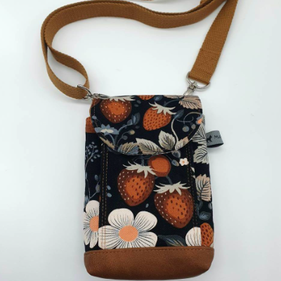 Kleine Umhängetasche/Handytasche mit Erdbeeren Gr. L