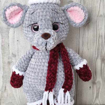 Leni die Schneemaus – handgehäkelte Wintermaus, ca. 31 cm