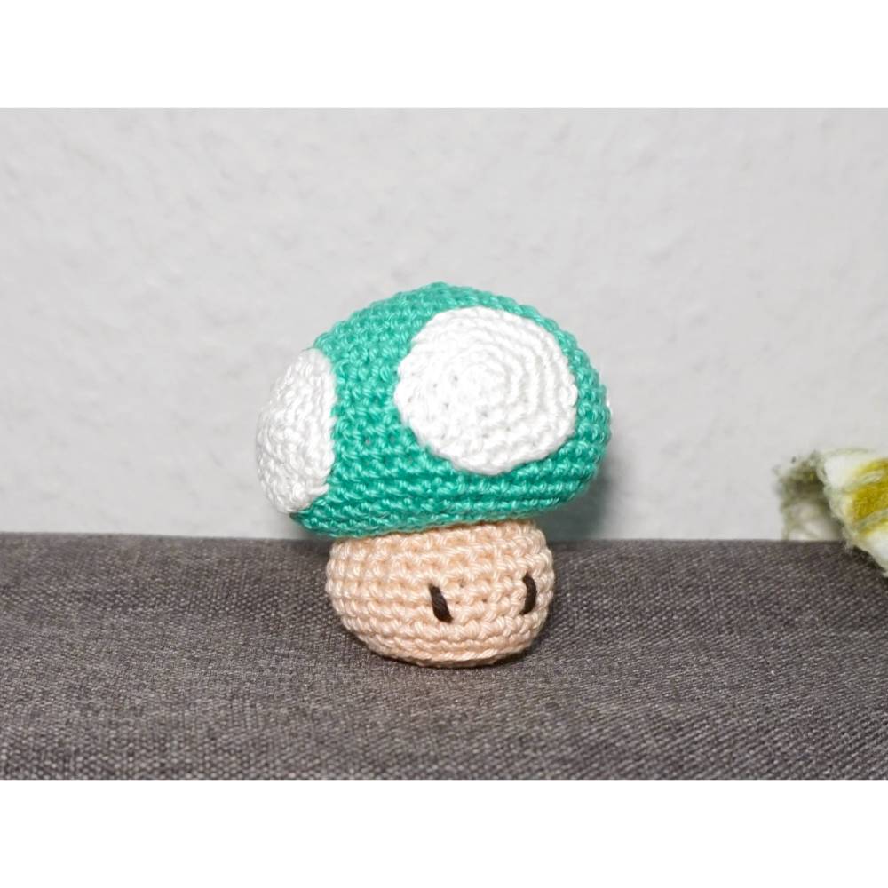 Häkelanleitung für den Fliegenpilz in Grün Bild 1