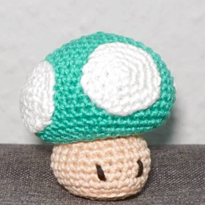 Häkelanleitung für den Fliegenpilz in Grün