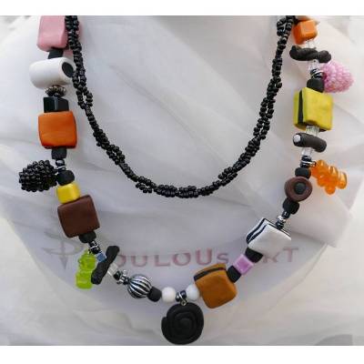 *COLORADO*  Kette aus handgefertigten Polymer Clay Perlen in Form von Lakritz Konfekt
