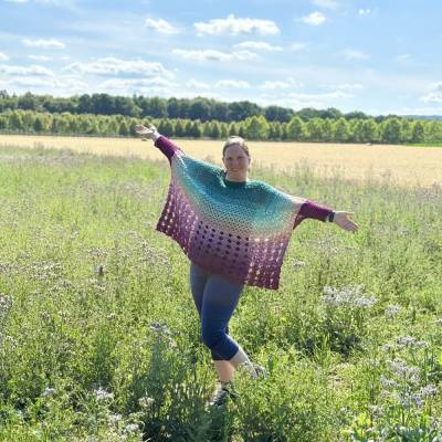 Häkelanleitung Ponchulli Poncharella – Poncho trifft Pulli für Spätsommer-Looks