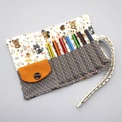 ITH Stickdatei Stifterolle Rollmäppchen 13x18cm – Perfekte Aufbewahrung für kleine Buntstifte