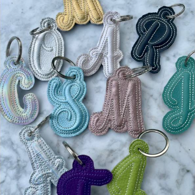 Stickdatei 3D Trapunto Schlüsselanhänger ITH Set – 26 Buchstaben, 7cm – viele Formate