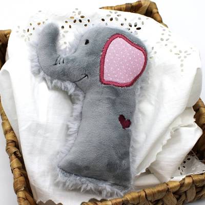 Stickdatei Elefant ITH Rassel Kuscheltier – Geschenkidee zur Geburt