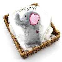 Stickdatei Elefant ITH Rassel Kuscheltier – Geschenkidee zur Geburt Bild 2