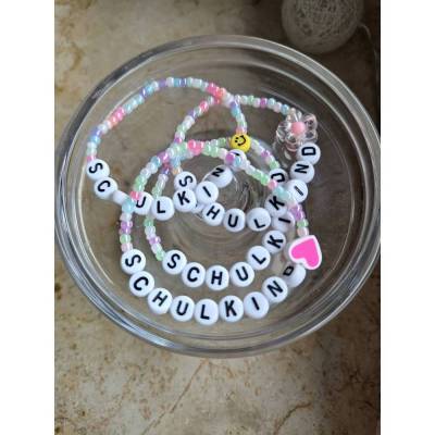 Fröhliches Schulkind Armband mit Charm / Smiley / Herz / Schmetterling / Blüte 
