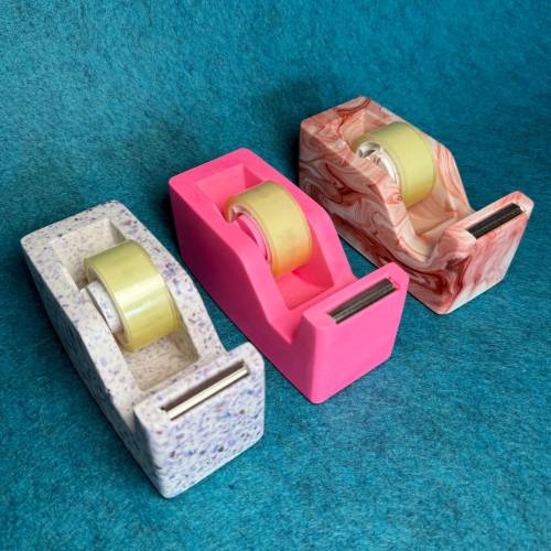 Klebebandabroller aus Jesin – Stylischer Tischabroller inkl. Klebeband, schwer & individuell, modernes Büro-Accessoire