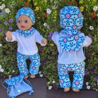 Stickdatei Puppenkleidung Baby Puppe 36cm – Set Halstuch, Mütze, Hose, Rucksack mit Anleitung – Design by Jasmina Bild 1