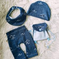 Stickdatei Puppenkleidung Baby Puppe 36cm – Set Halstuch, Mütze, Hose, Rucksack mit Anleitung – Design by Jasmina Bild 5