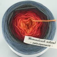 100% Schurwolle Merino extrafein Bobbel - 4-fädig, Farbverlauf Wolke 7 Lava, handgewickelt Bild 2