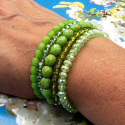 Grünes Perlenarmband Set – Boho Hippie Schmuck, stapelbar & Unikat, Geschenkidee Weihnachten Frau