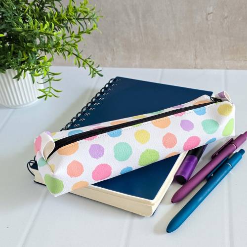 Handgenähte Stiftetasche aus Kunstleder – Stiftemäppchen, Stricknadeltasche & Häkelnadeltasche Niva Bag