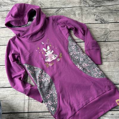 zauberhaftes Long-Sweatshirt Pulli gr.146/152 in Beere/Lila mit Häschen Motiv & Blumen