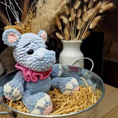 Handgemachtes gehäkeltes Nilpferd – Amigurumi Kuscheltier, Geschenk zur Geburt oder Kinderzimmer-Deko