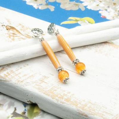 Lässige Ohrstecker in Orange, Glasperlen, Hippie Ohrringe, handgemachter Unikatschmuck, Weihnachtsgeschenk Frau