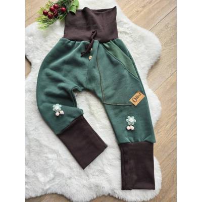 Warme Kinder Pumphose Wintersweat Gr. 98-104 – Mitwachsende Mädchenhose grün mit Blumen