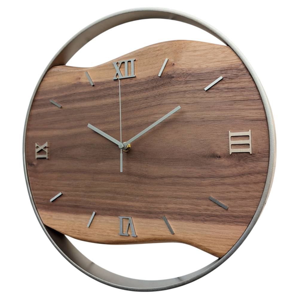 Moderne Holzwanduhren aus Amerikanischen Nussbaum, Lautloses