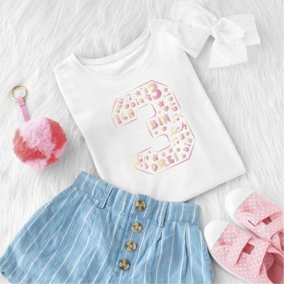 Bügelbild Geburtstag Zahl – Personalisiertes Geburtstagsshirt mit feinen Linien & Motiven