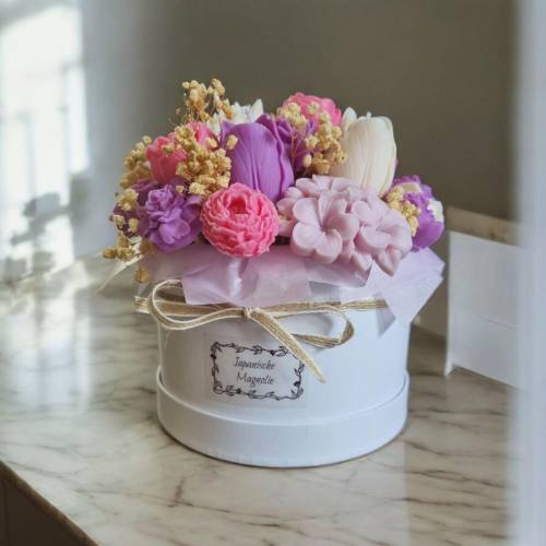 Blumenbouquet aus Kerzen – Handgemachte Sojakerzen als Blumenbox & Hochzeitsgeschenk