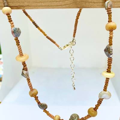 Unikat Kette mit verschiedenen Perlen und Muscheln im Boho Style