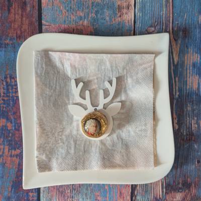 Pralinenhalter „Elchkopf“ aus Raysin