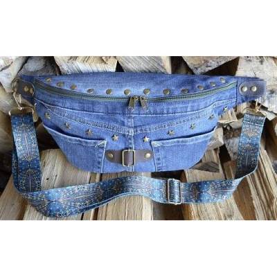 Jeans-Upcycling,  Crossbody-bag, Bodybag „Denim Rebel“ – Upcycling mit Attitude