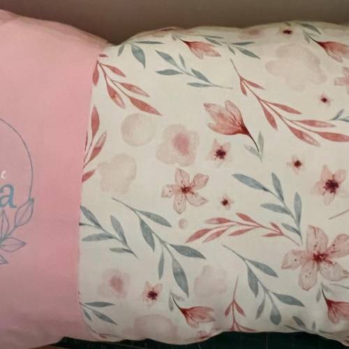 Kissen Weltbeste Oma/Mama – Geschenkidee in Rosa, allergikerfreundlich, 100% Baumwolle