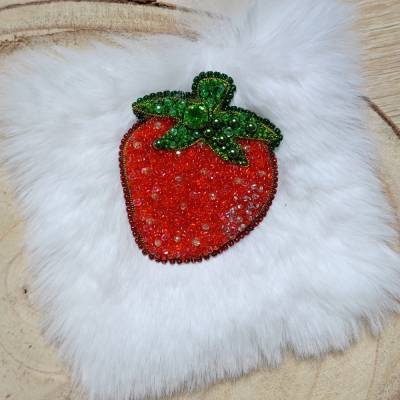 Handgefertigte Brosche „Erdbeere“ , Anstecknadel, Handarbeit