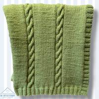 Gestrickte Decke für das Baby, kiwigrün – Zopfmuster, weich und kuschelig, Geschenk zur Geburt