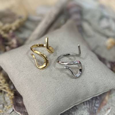 „Surfer Waves“ - Extravaganter Edelstahl-Ring in gold- oder silberfarben