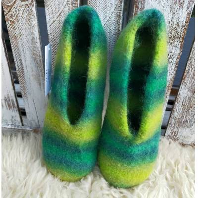 Filzhausschuhe, 100% Wolle und Antirutsch, Gr.39/40, handgestrickt und dann gefilzt.