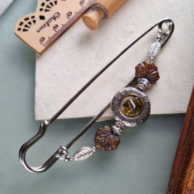 Herbst Tuchnadel Kristall Würfel Ahorn Blätter Schalnadel Oliv Silber Kiltnadel 10cm N10-S-19