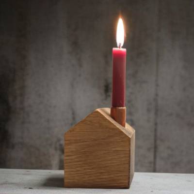 Kleines Kerzenhaus aus Eiche mit Kupfer Kerzenhalter Holzdeko nordisch schlicht