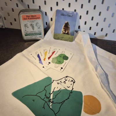 Geschenkset Murmeltier - Alpenkartenspiel mit Einkaufstasche & Grußkarte