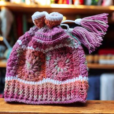 Originelle gehäkelte Bommelmütze – Kuschelig, Handarbeit, für Damen & Mädchen, bis 56cm