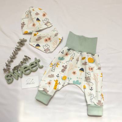 Erstlingsset Gr. 56/62: Weißes Babyset mit Mäuschen – Pumphose, Mütze & Tuch aus Jersey