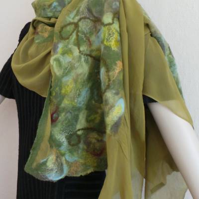 Schal aus besonders feiner Wolle und Seide, Damen Filzschal beidseitig tragbar, Geschenkidee Weihnachten