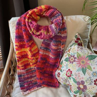 Schal für Herbst und Winter 1,98 m lang und 22 cm breit mit Muster, mehrfarbig, Häkelschal