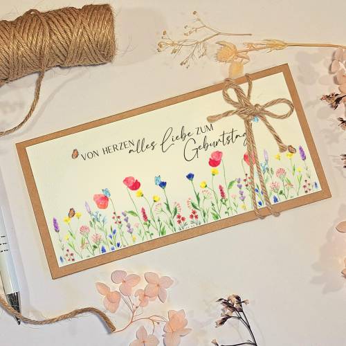 Handgemachte Geburtstagskarte mit Blumenmotiv – Geldgeschenk & Gutscheinverpackung