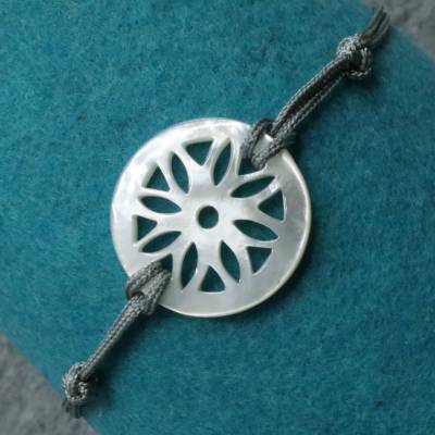 Armband mit Zwischenteil aus Perlmutt