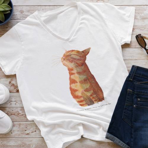 Happy Cat T-Shirt | Glückliche Katze mit Spruch | Selfcare Shirt | V-Ausschnitt | Damen