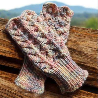 Handstulpen gestrickt – Kuschelige Handarbeit aus Acrylwolle, Accessoire für Winter & Frühjahr