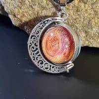 Handgefertigter drehbarer Anhänger 'Feuer & Eis' aus Epoxidharz mit Petri Art - Geschenk für Sie Bild 1