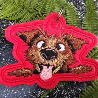 Hund crazy ITH Stickdatei 10x10cm – Lustiger Schlüsselanhänger & Taschenbaumler für Hunde-Fans Bild 5