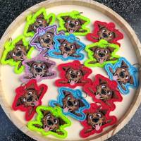 Hund crazy ITH Stickdatei 10x10cm – Lustiger Schlüsselanhänger & Taschenbaumler für Hunde-Fans Bild 6