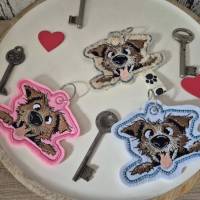 Hund crazy ITH Stickdatei 10x10cm – Lustiger Schlüsselanhänger & Taschenbaumler für Hunde-Fans Bild 7