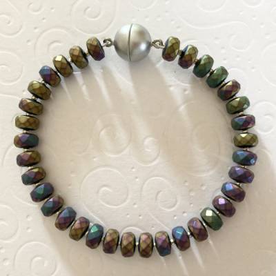 Buntes Hämatit Armband 22 cm – in Regenbogenfarben, mit Magnetverschluss, Handarbeit, Geschenk für Frauen