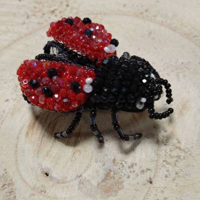 Handgefertigte 3D-Brosche „Marienkäfer“, Anstecknadel, Handarbeit.