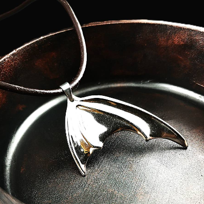 Lederkette mit Fledermausflügel – Gothik Halskette in Schwarz oder Braun, Edelstahl, 3mm, Magnetverschluss